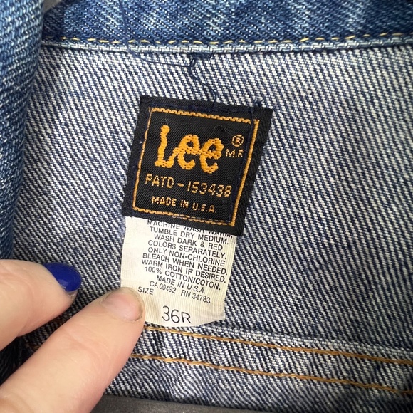 VINTAGE |•LEE•| Blue Denim Trucker Jean Jacket Size 36R - Picture 7 of 8